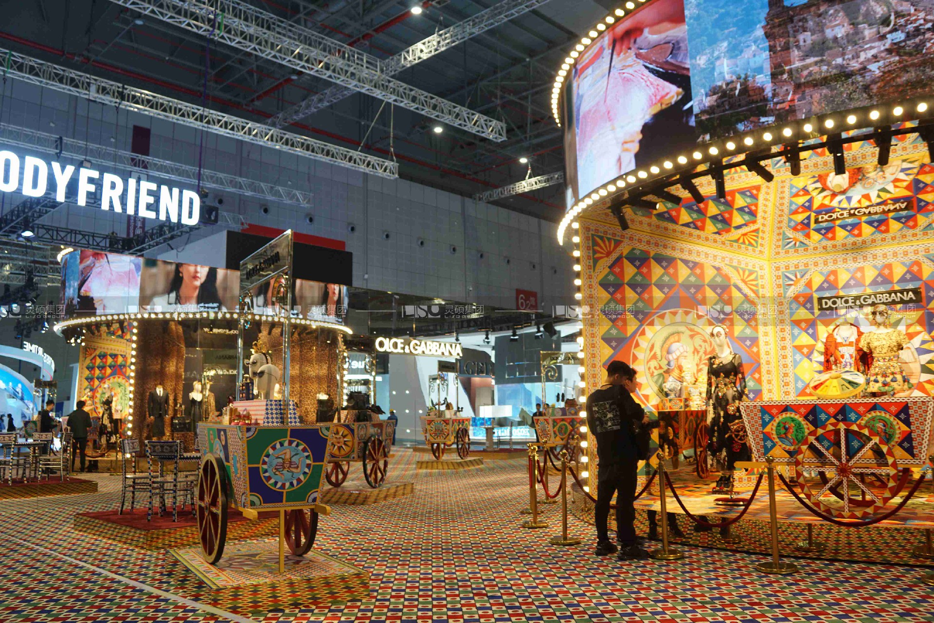 杜嘉班納-2019年上海展會展臺設計案例