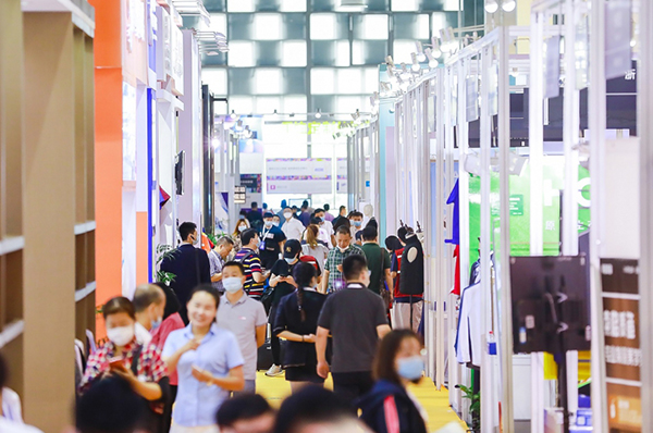 OUE職業(yè)裝·團(tuán)服展.jpg OUE職業(yè)裝·團(tuán)服展.jpg