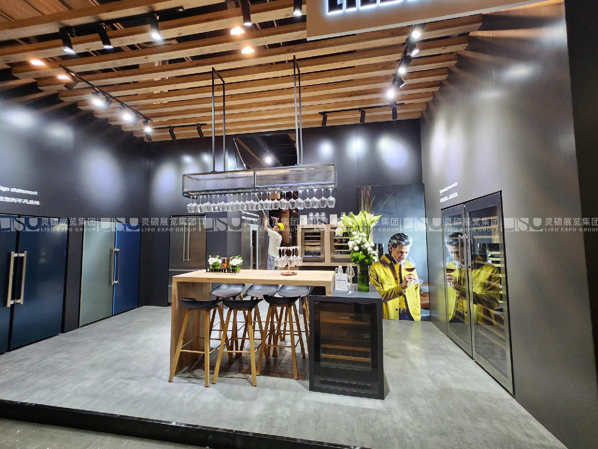 設(shè)計上海展臺設(shè)計搭建案例-勃利海爾