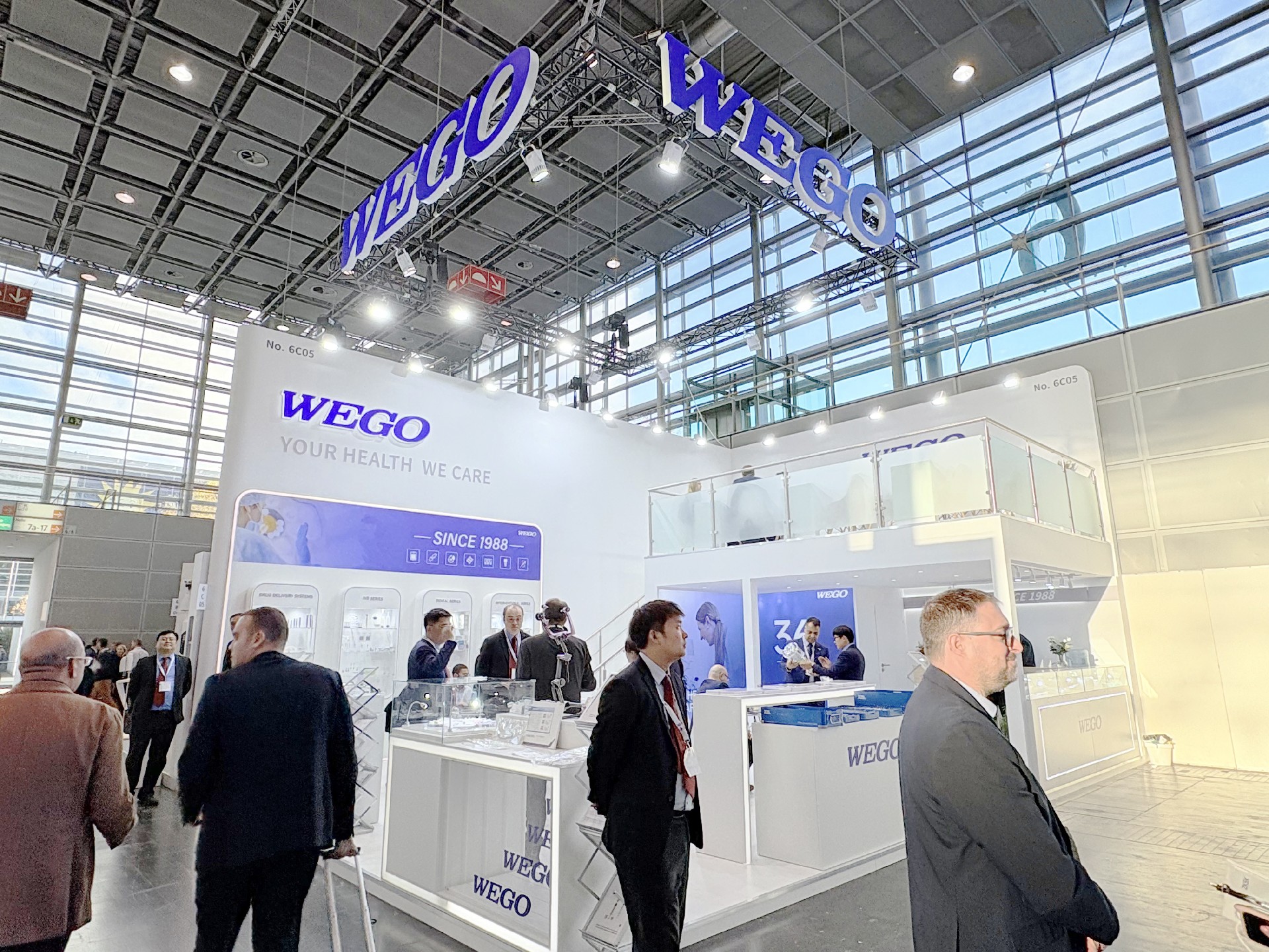 德國(guó)杜塞爾多夫醫(yī)療設(shè)備展覽會(huì)medica展臺(tái)設(shè)計(jì)搭建- 威高